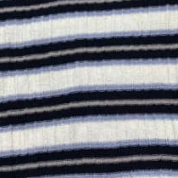 Retro-Chic Ribbed Stripe Polo Crop - Picture 4 of 4